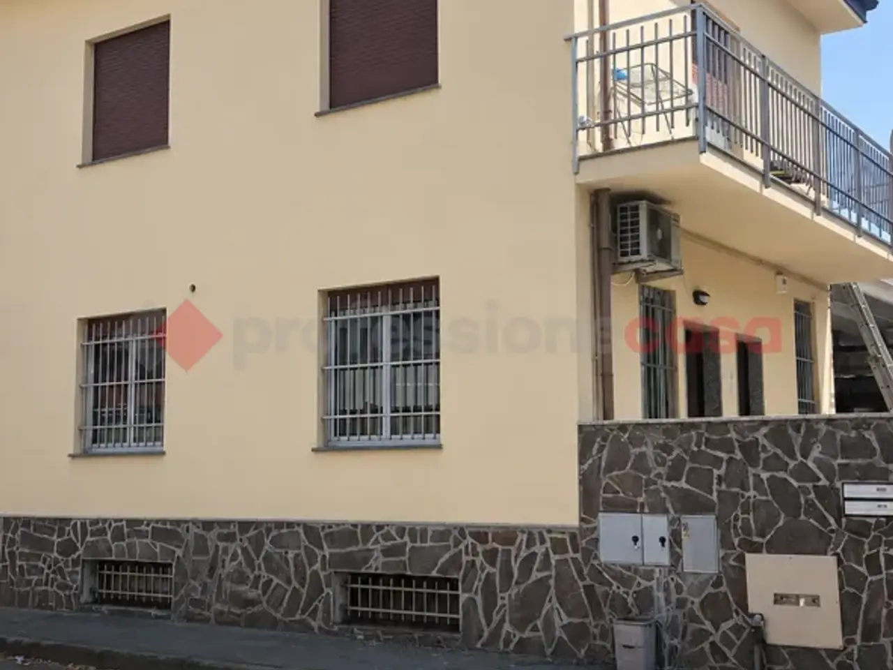 Palazzina commerciale in Via Emilia Snc, Legnano, {3} - Foto 2