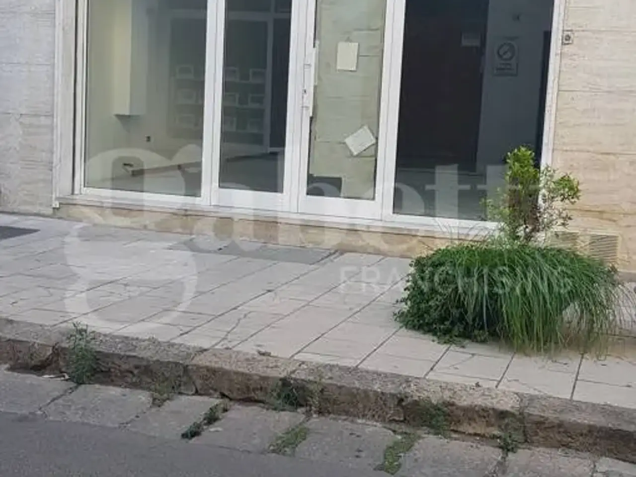 Negozio in Via Cadorna 37, Tricase, {3} - Foto 1