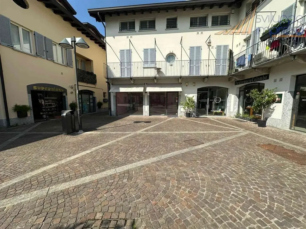 Negozio in Piazza Monsignor Biella, Seregno, {3} - Foto 1