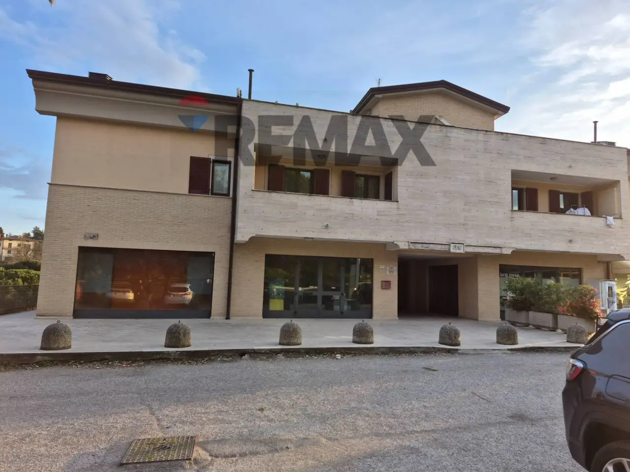 Negozio in Via Alfonsina Morini 39, Perugia, {3} - Foto 1