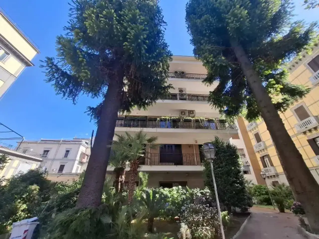 Ufficio in Via Francesco Crispi, Napoli, {3} - Foto 1