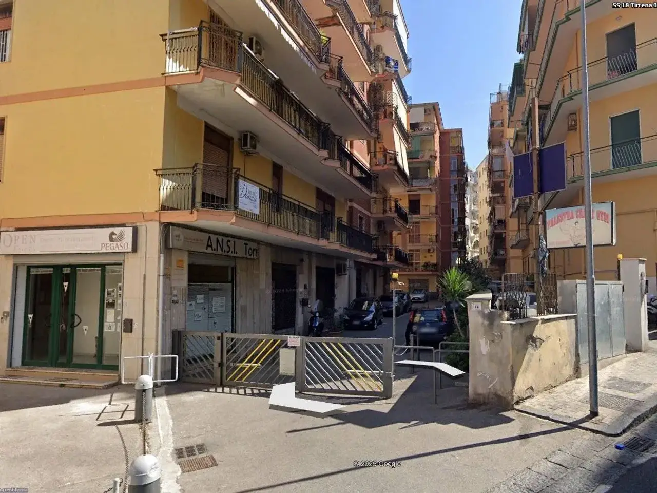 Magazzino in Via Circumvallazione 77 Torre del Greco, Torre Del Greco, {3} - Foto 1