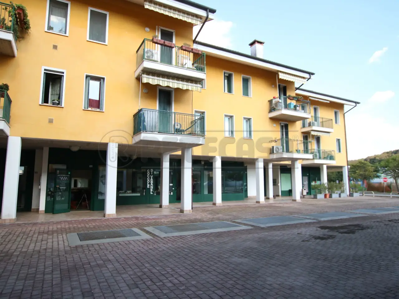 Palazzina commerciale in , Arcugnano, {3} - Foto 2