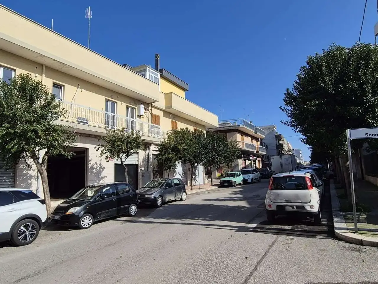 Negozio in Via De Gasperi  54 a, Triggiano, {3} - Foto 2