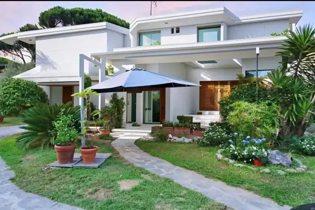 Villa in Via Raffaele De Grada 32, Forte dei Marmi - Foto 1