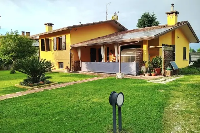 Villa in Via Jacopo da Ponte, Cittadella - Foto 1