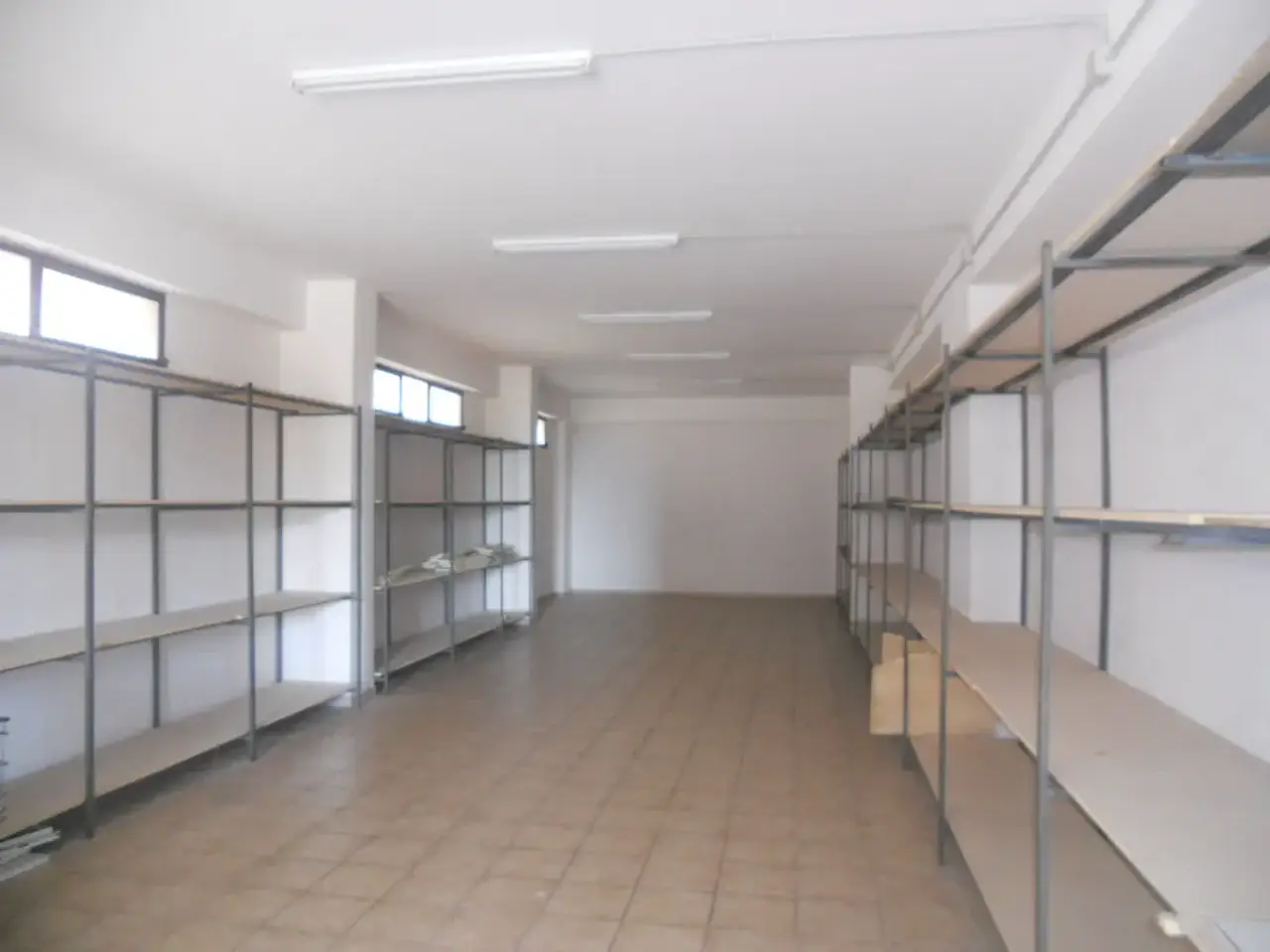 Officina in Via Gabriele Cianflone 5, Lamezia Terme, {3} - Foto 1