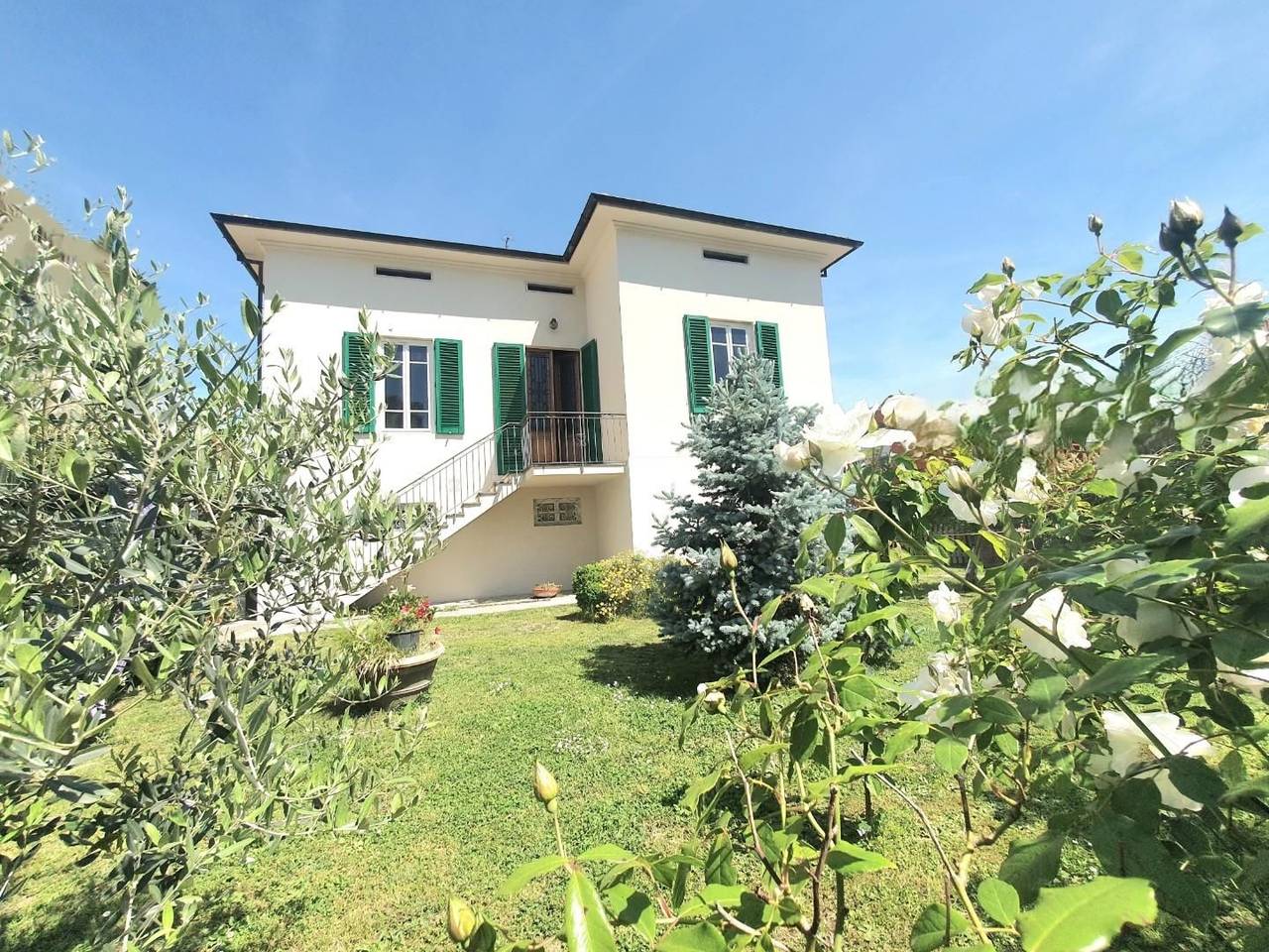 casa indipendente in vendita a Lucca in zona Picciorana