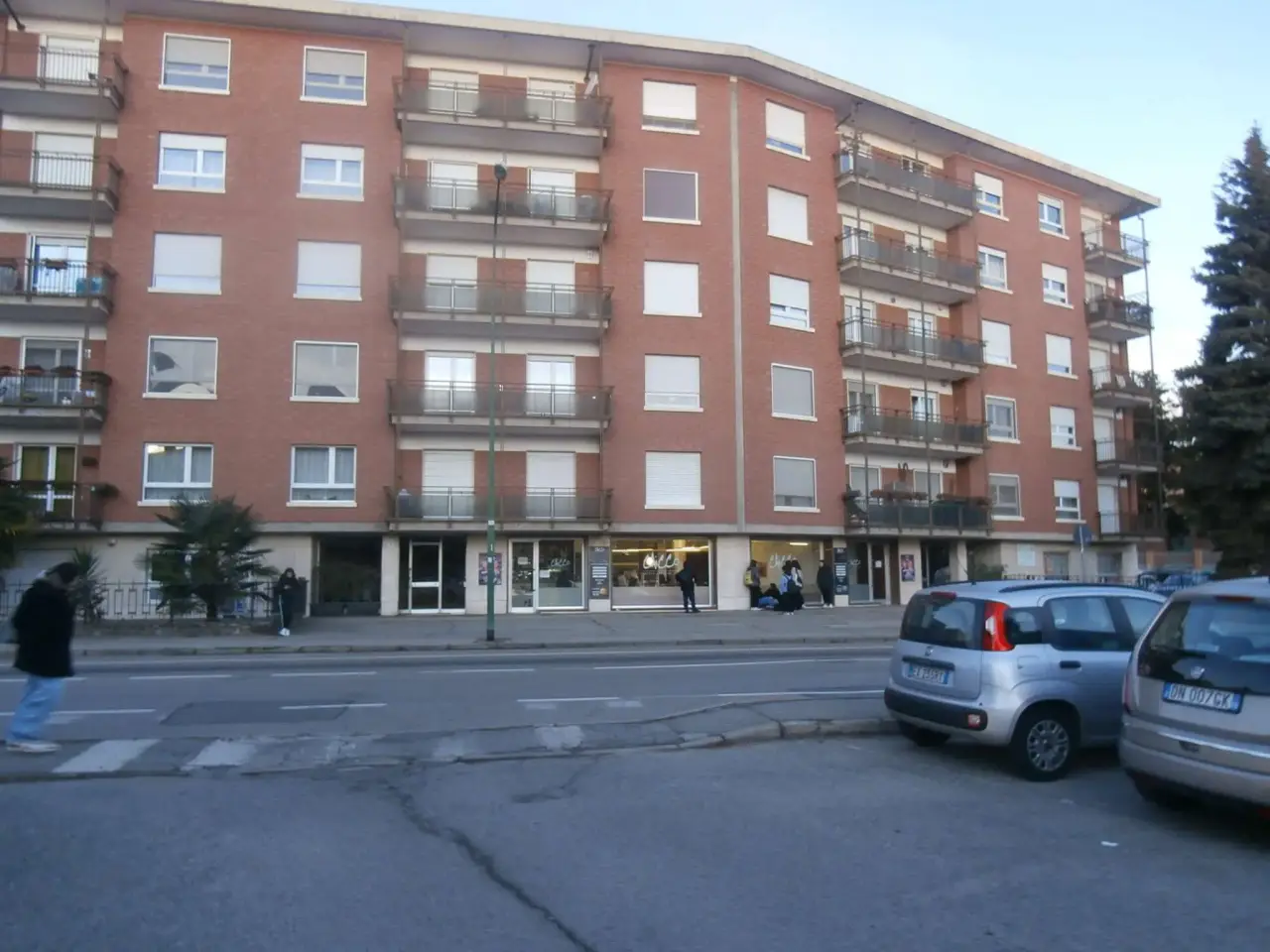 Negozio in Via dei Rochis 11, Pinerolo, {3} - Foto 2