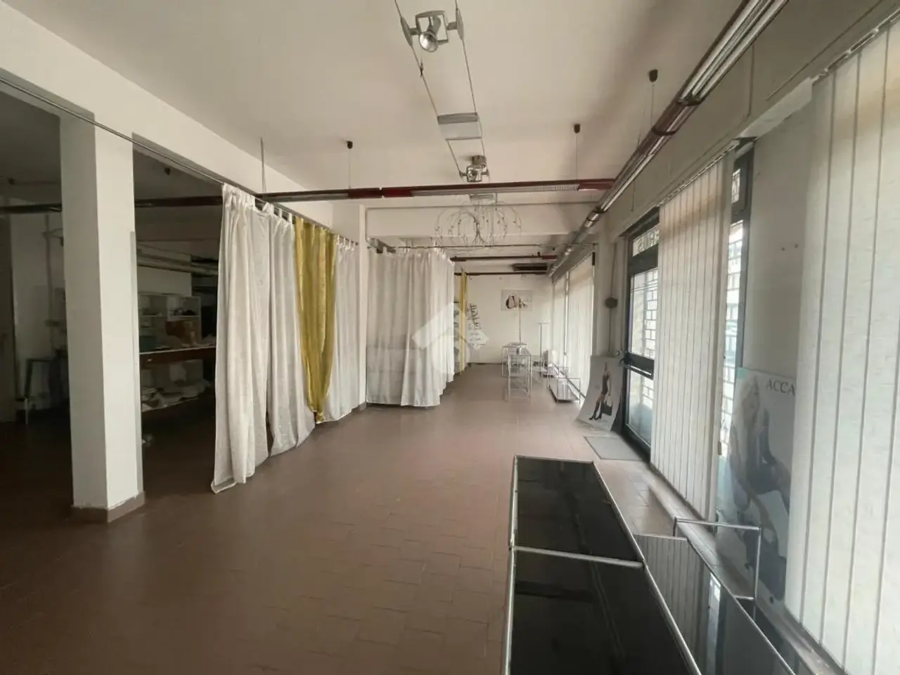 Negozio in Via Bolzani 2, Masera' Di Padova, {3} - Foto 1
