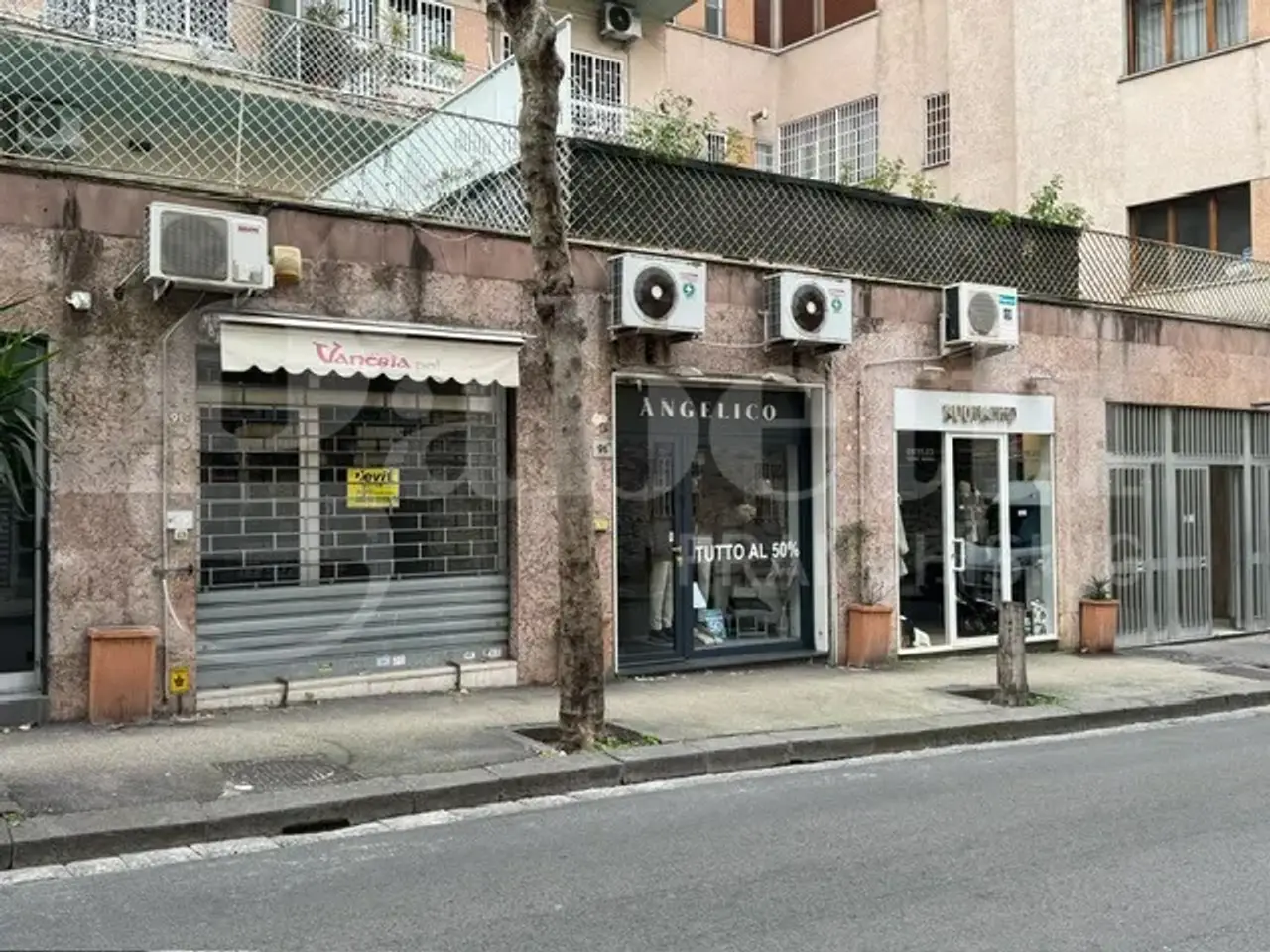 Negozio in Via Cimarosa 91d, Napoli, {3} - Foto 1