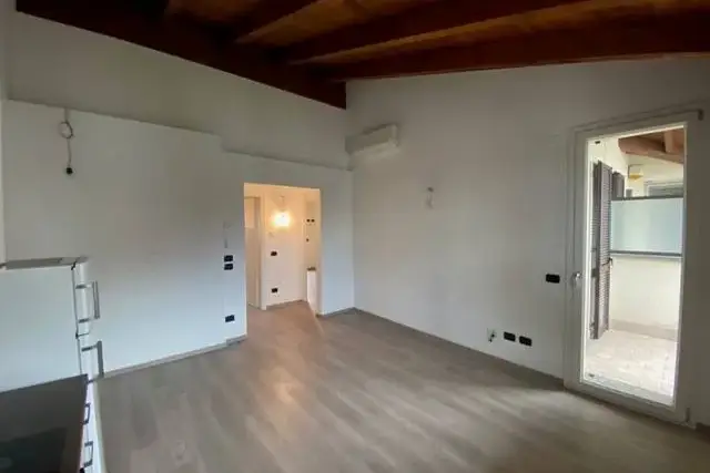 3-room flat in Via Isonzo 102, Mariano Comense - Photo 1