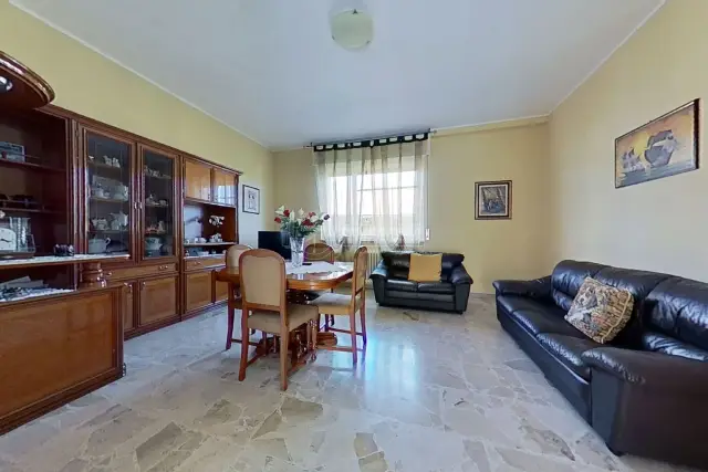 4-room flat in Via Luigi Cadorna 26, Lentate sul Seveso - Photo 1