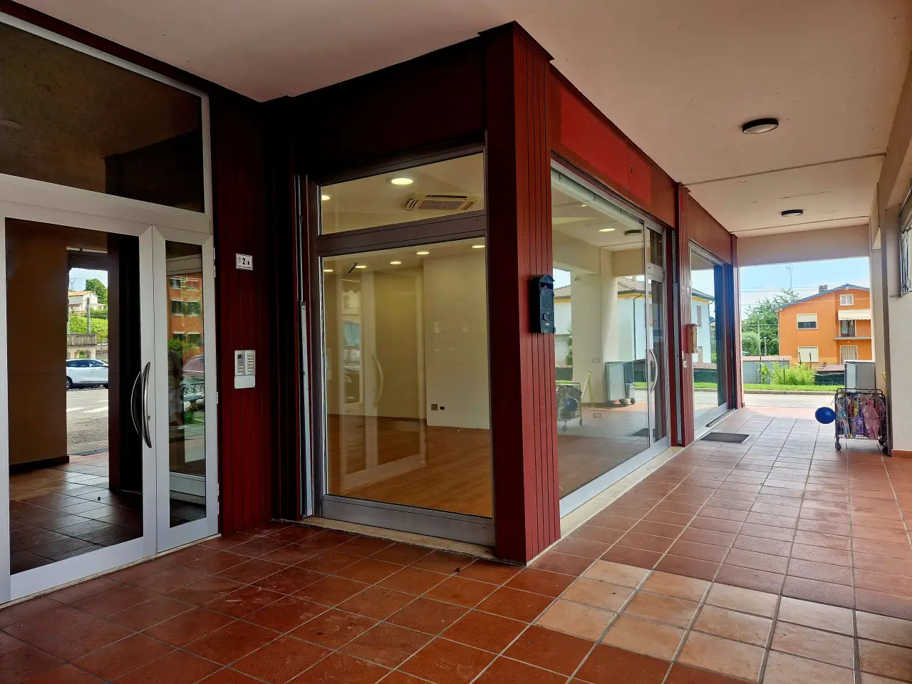 Negozio in , Tarzo, {3} - Foto 2