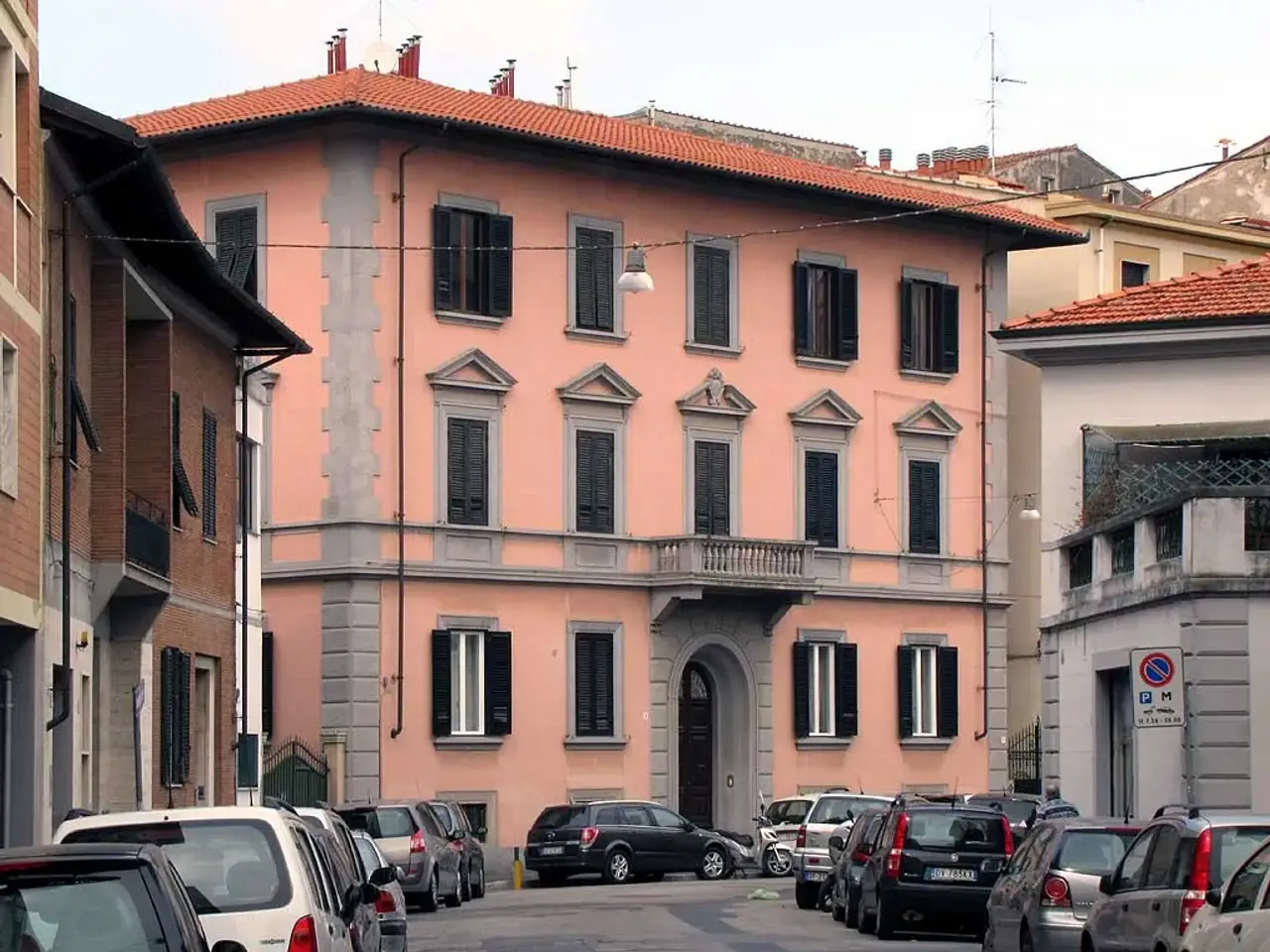 Esercizio commerciale in Via Leonardo Cambini, Livorno, {3} - Foto 1