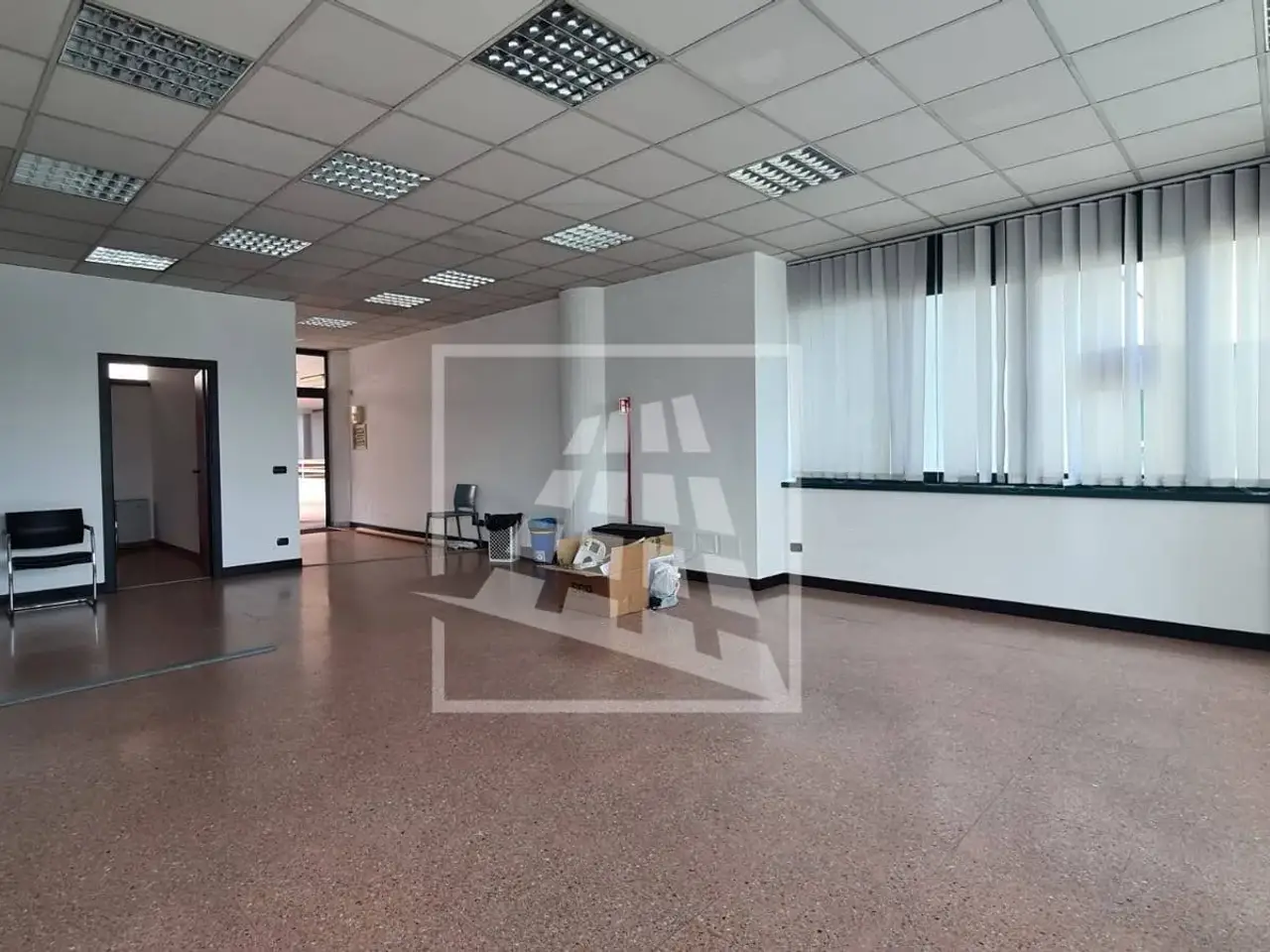 Ufficio in Via Antonio Gramsci 103, Reggio Emilia, {3} - Foto 1