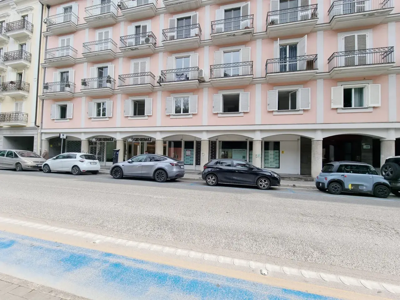 Negozio in Corso Pietro Giannone 76, Caserta, {3} - Foto 1