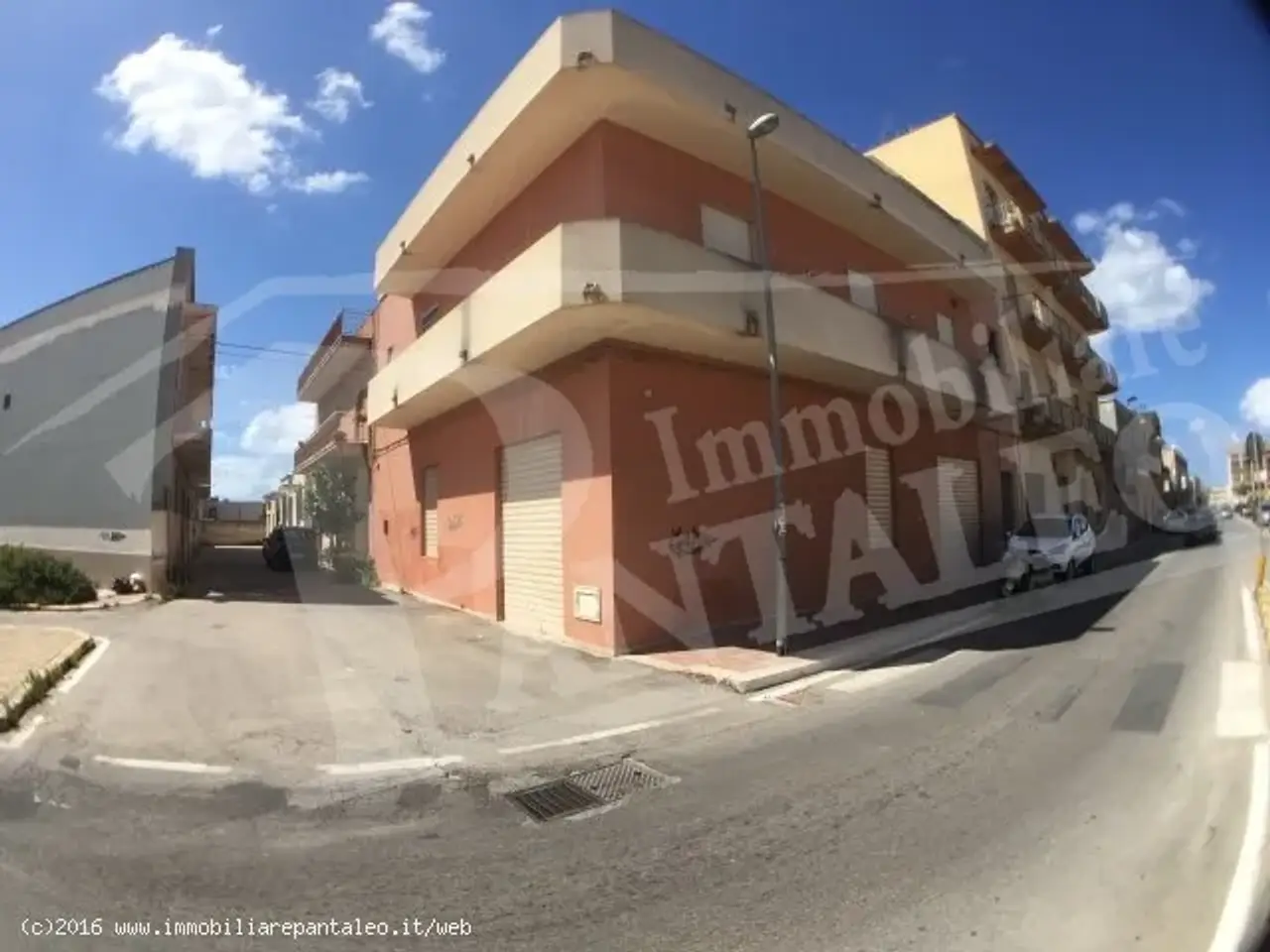 Esercizio commerciale in 
Via della Gioventù									, 
Marsala									, Marsala, {3} - Foto 1