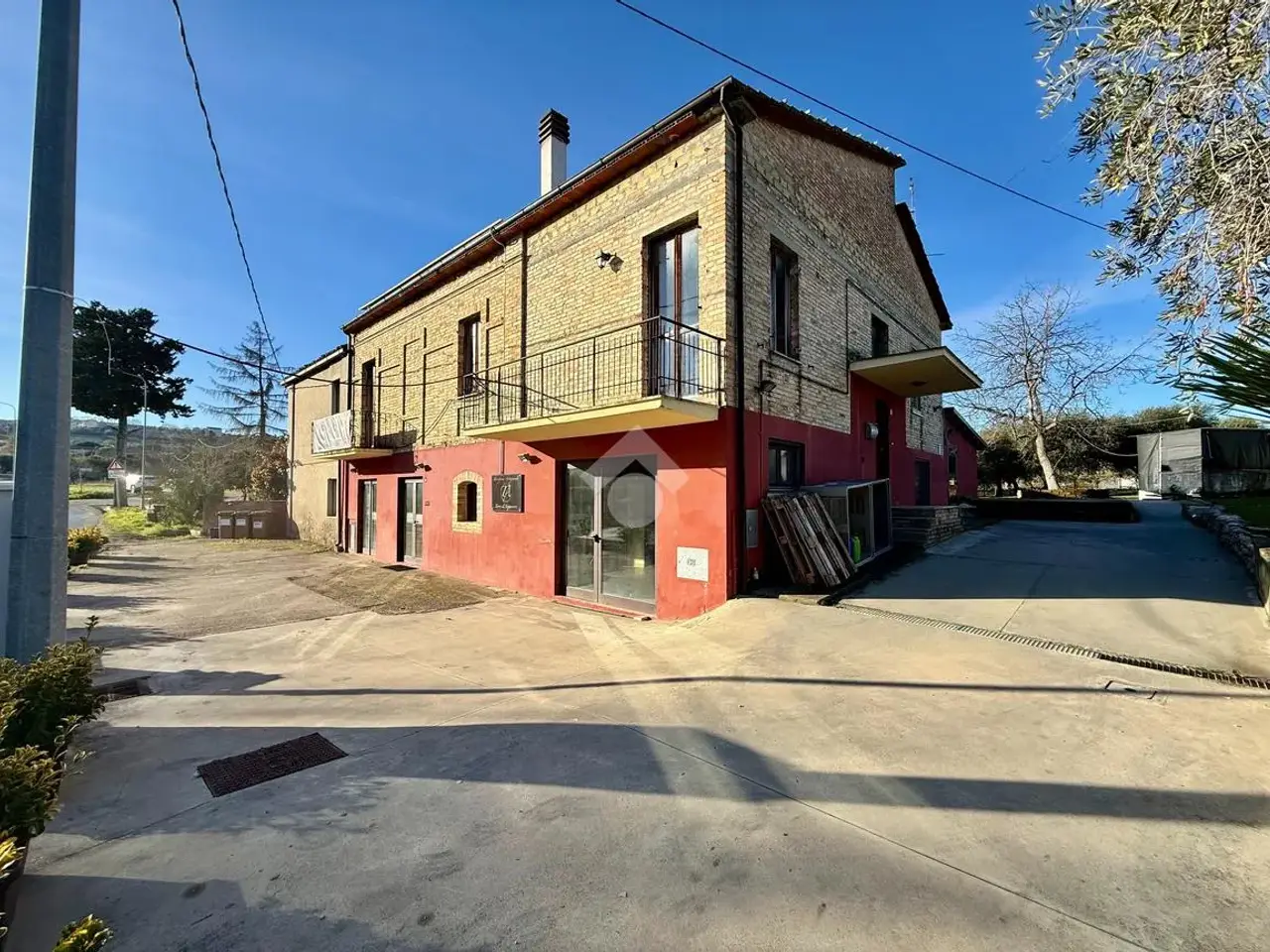 Palazzina commerciale in Via del Ponte 21, Atri, {3} - Foto 1