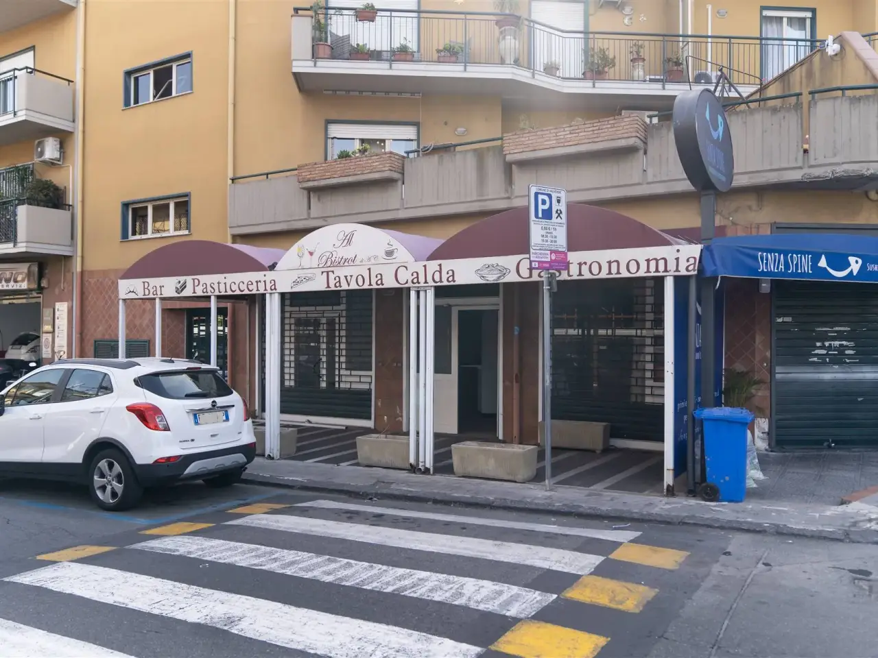 Negozio in Via Vincenzo Bellini, Valverde, {3} - Foto 1