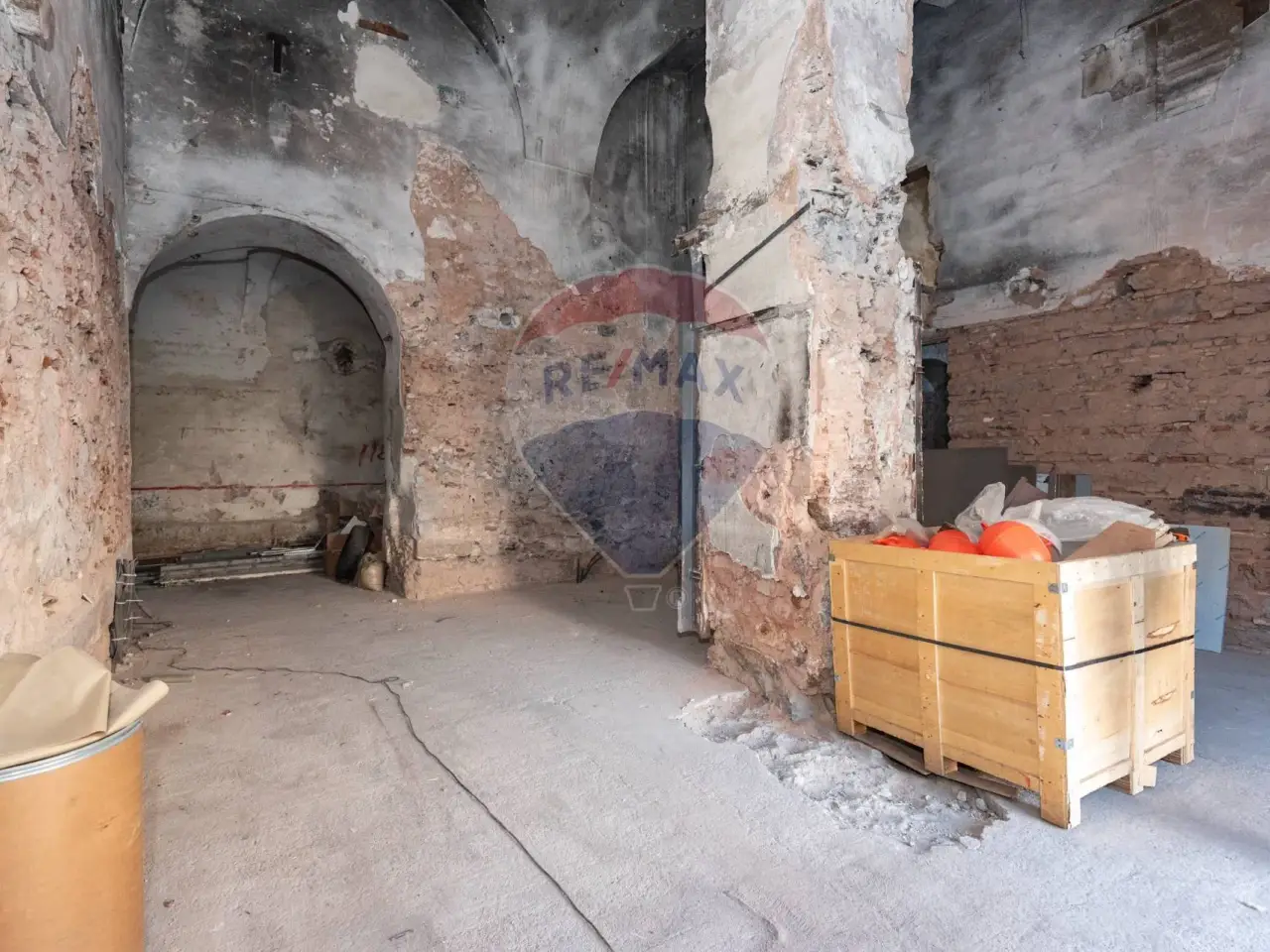 Negozio in Piazza Duca di Genova 11-12, Catania, {3} - Foto 2