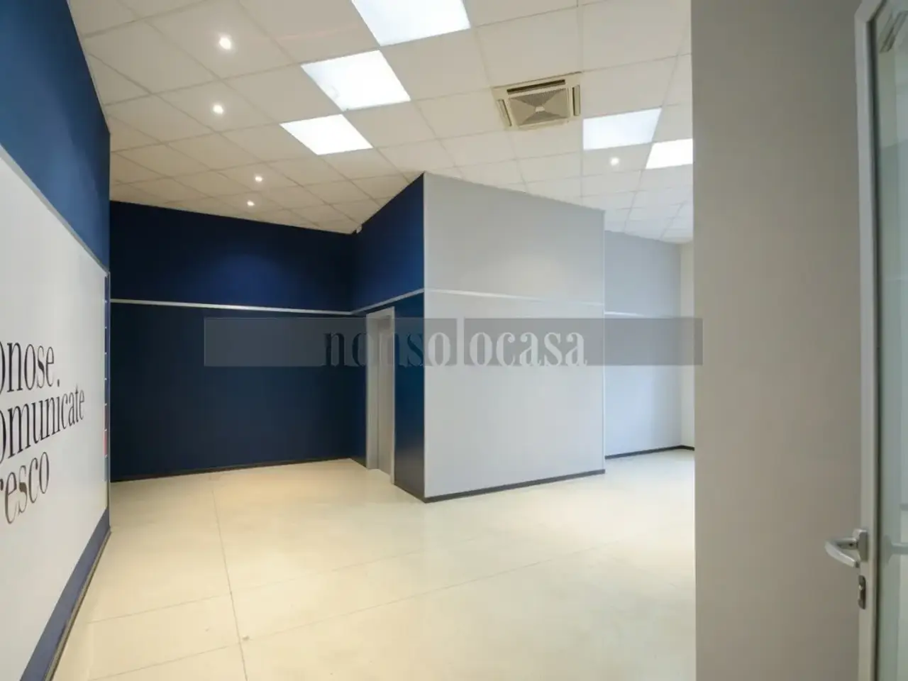 Negozio in Via Orazio Tramontani 156, Perugia, {3} - Foto 2