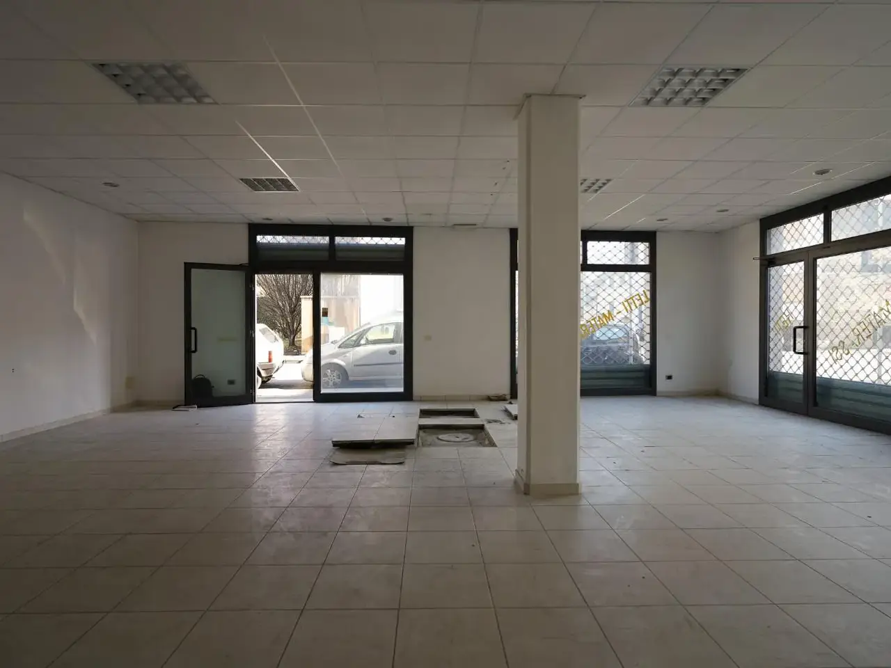 Locale commerciale in a XX Settembre 35, Empoli, {3} - Foto 1