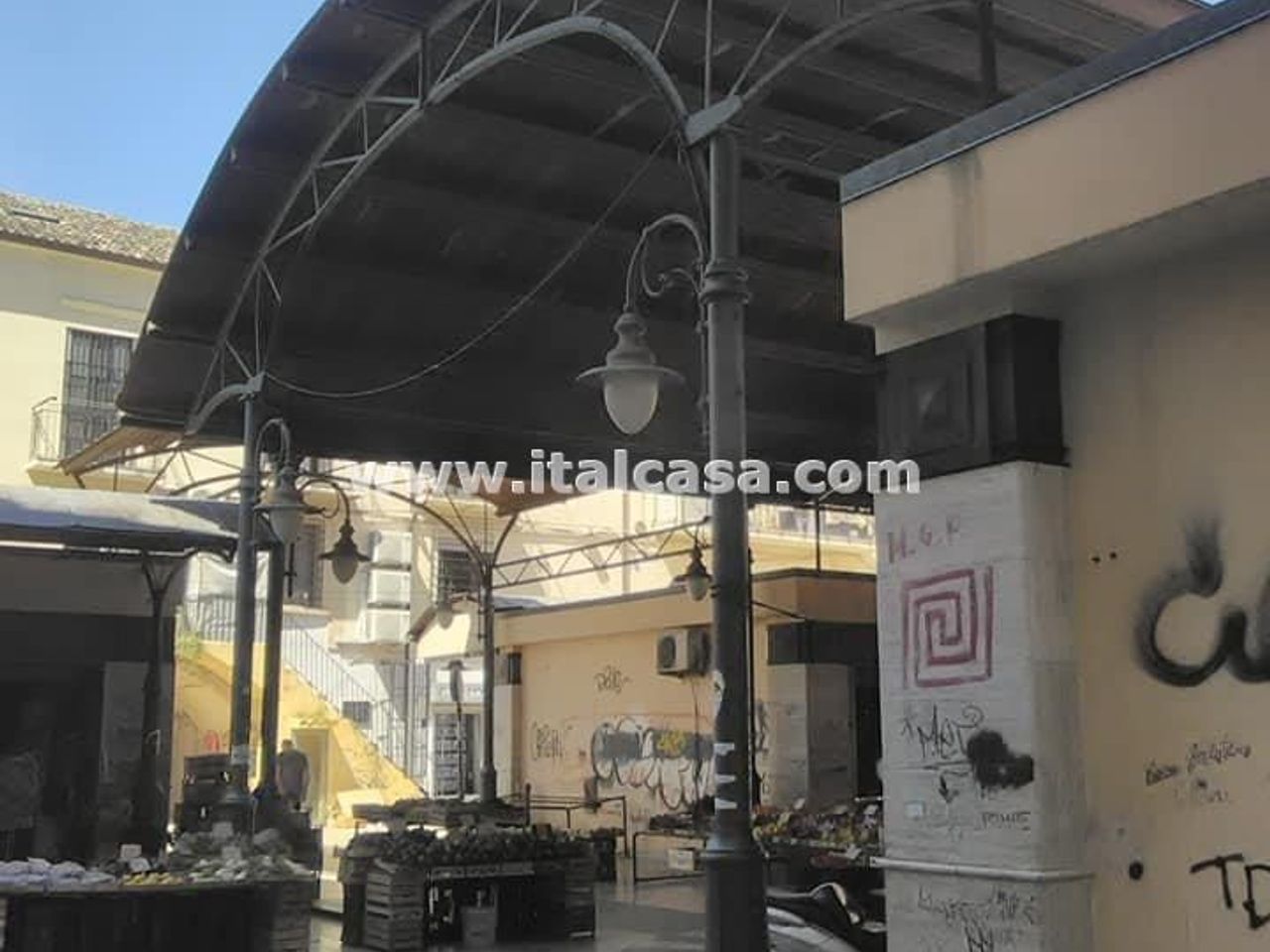 Magazzino in Piazza Mercato, Crotone, {3} - Foto 1