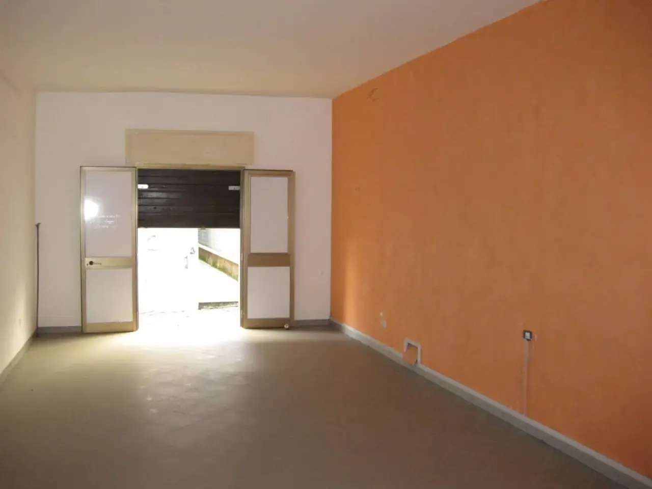 Negozio in Via Ciro Menotti, Cisterna Di Latina, {3} - Foto 1