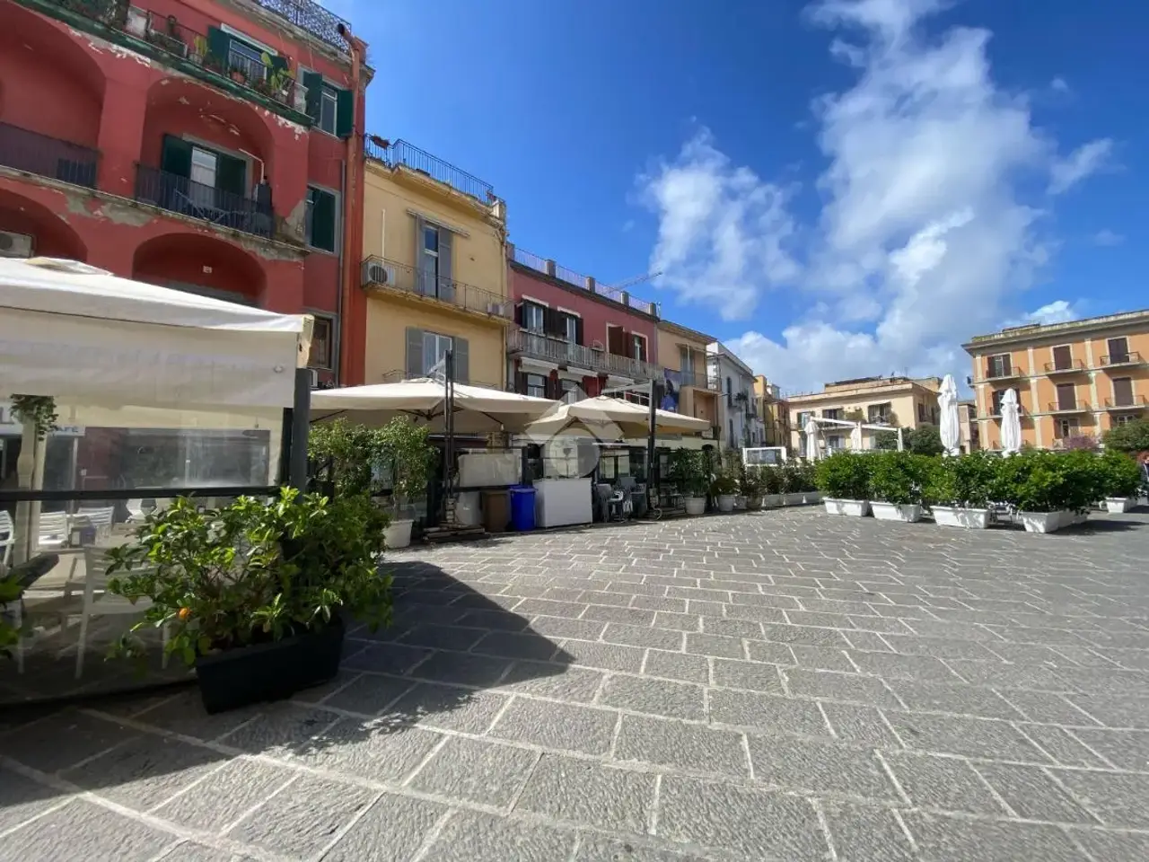 Negozio in Via Cosenza, Pozzuoli, {3} - Foto 1