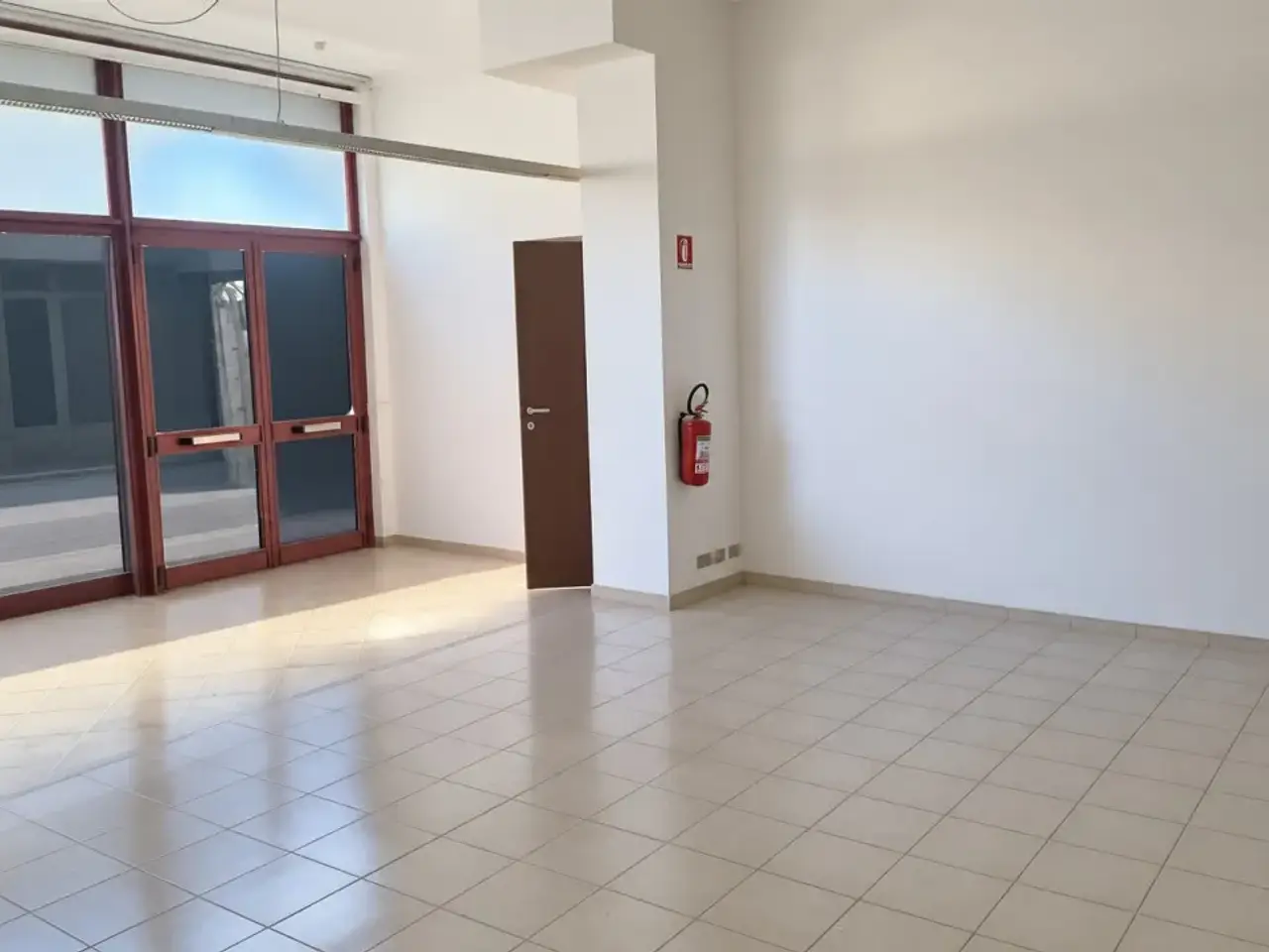 Palazzina commerciale in , Empoli, {3} - Foto 2