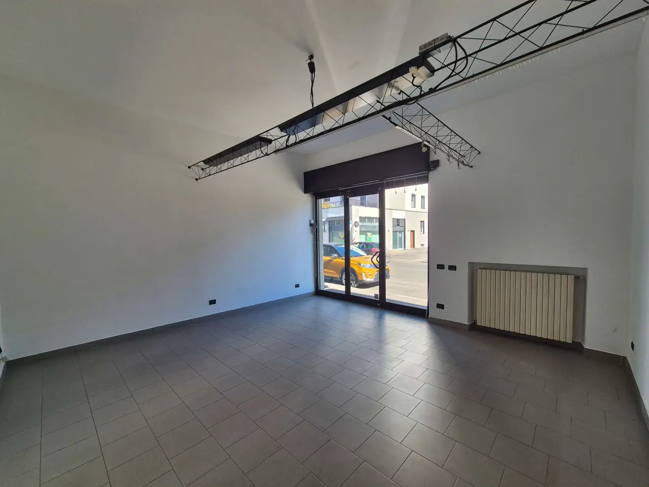 Negozio in Via Isonzo, Mariano Comense, {3} - Foto 2