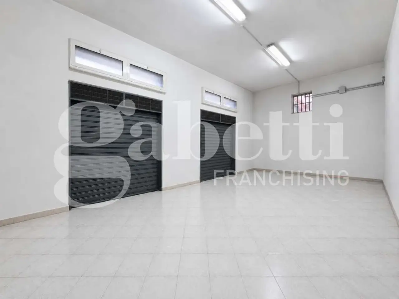 Negozio in Via Pozzo Nuovo , Giugliano In Campania, {3} - Foto 2