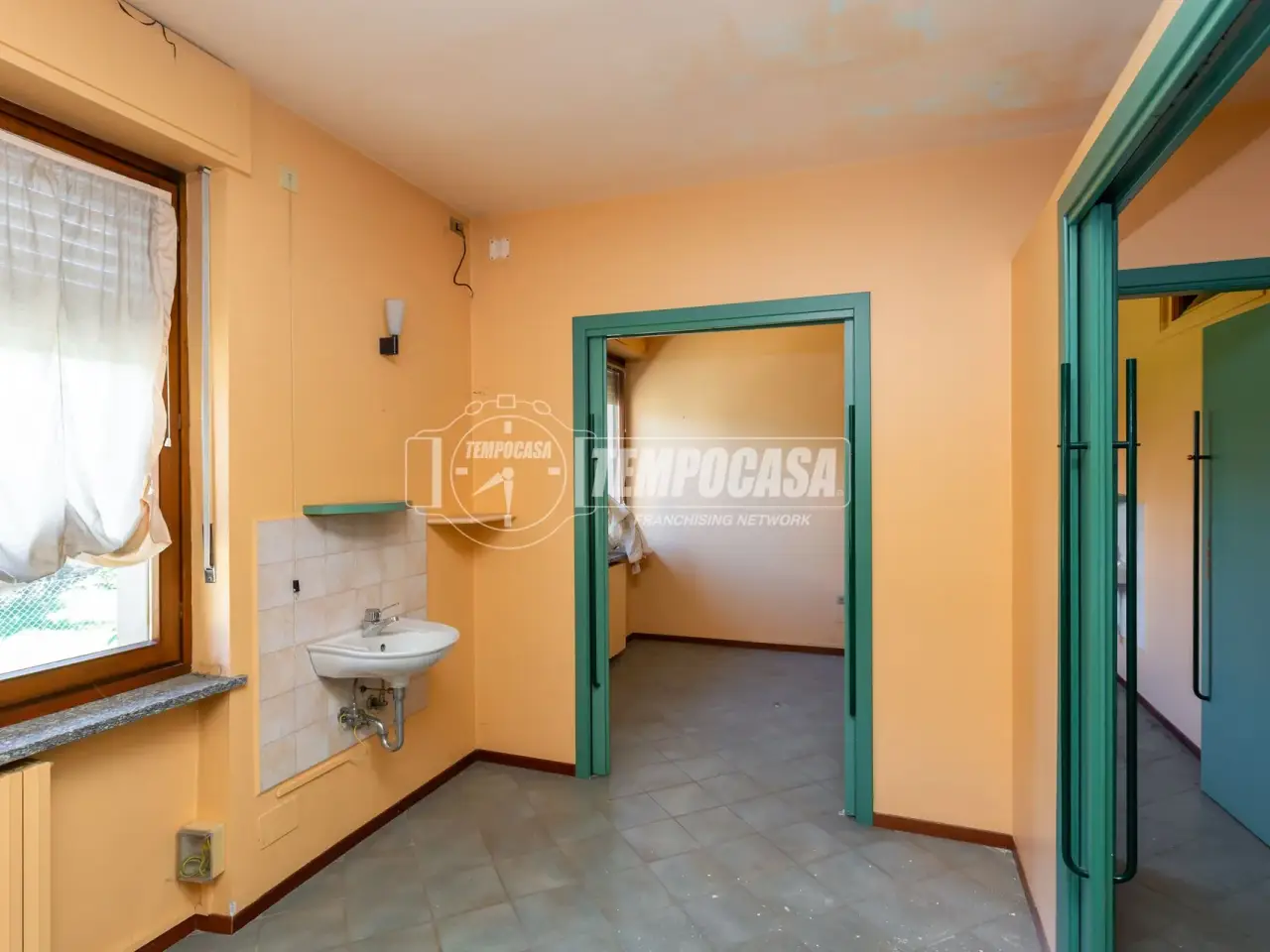Laboratorio in Via della Gualderia, Chieri, {3} - Foto 2