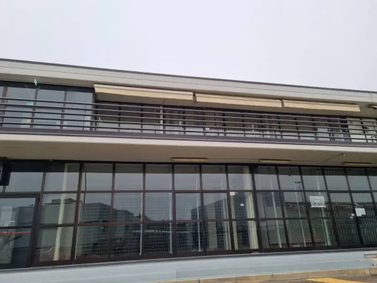 Negozio in Via Gaio Sallustio Crispo 5, Modena, {3} - Foto 2