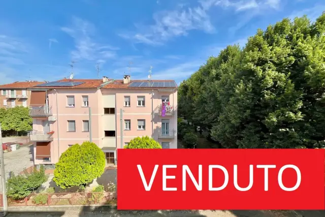 Vierzimmerwohnung in Viale Sicilia  34, Busto Arsizio - Foto 1