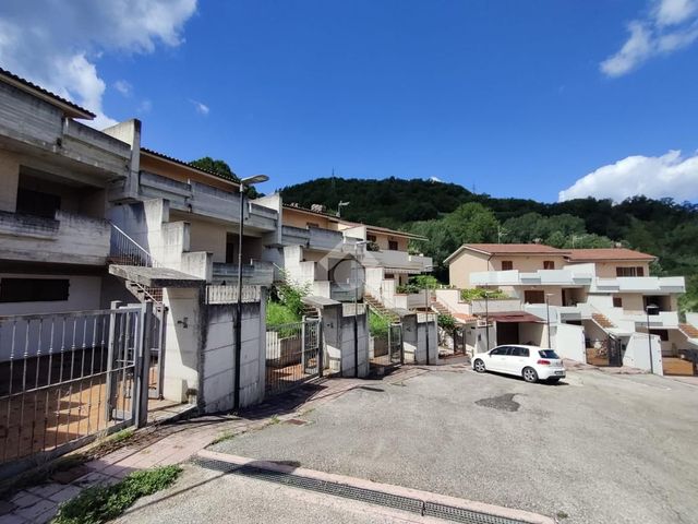 Villa a schiera in Frazione Valli di Lisciano, Ascoli Piceno - Foto 1