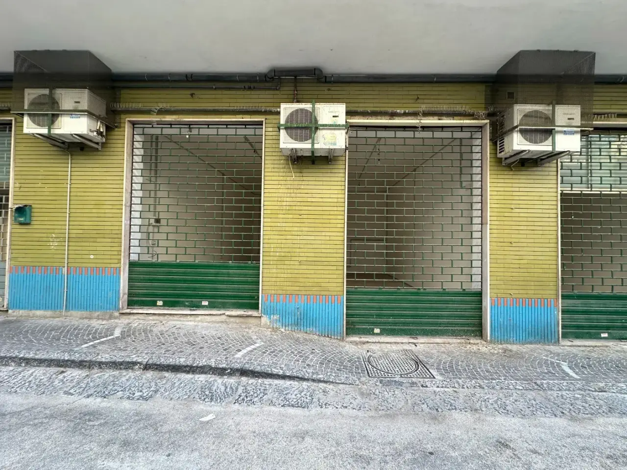 Palazzina commerciale in Via Roma 464, Pomigliano D'Arco, {3} - Foto 1