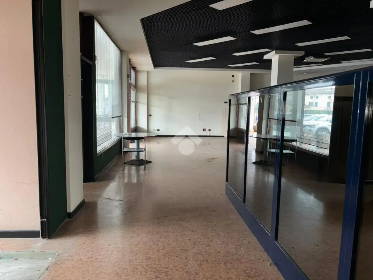 Negozio in Via Quadrato 92, Villafranca Di Verona, {3} - Foto 1