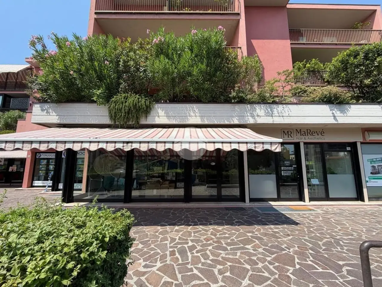 Negozio in Via Mezzocolle 6, Desenzano Del Garda, {3} - Foto 1
