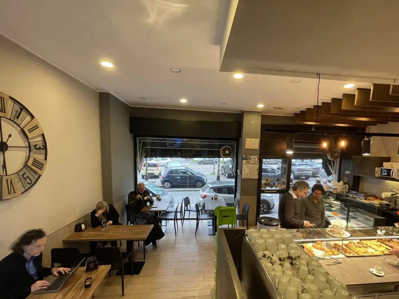 Bar in Bastioni di Porta Nuova 15, Milano, {3} - Foto 1
