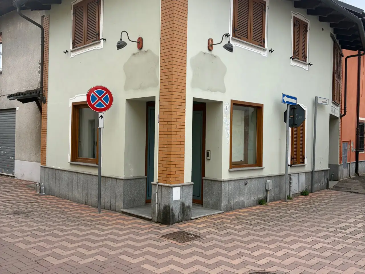 Negozio in Via Galileo Galilei 20, Beinasco, {3} - Foto 1