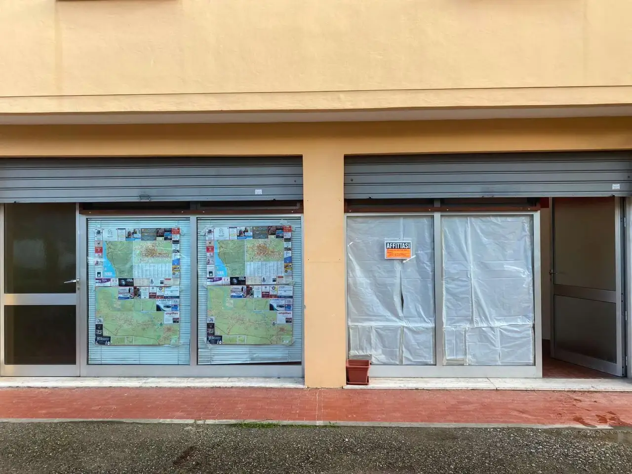Palazzina commerciale in Via della Costituzione 24, Calcinaia, {3} - Foto 2