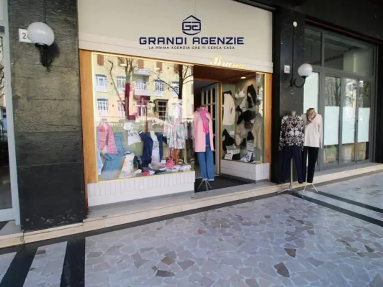 Negozio in Viale Giacomo Matteotti, Salsomaggiore Terme, {3} - Foto 2
