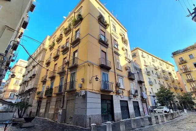 Vierzimmerwohnung in Via Luciana Pacifici, Napoli - Foto 1