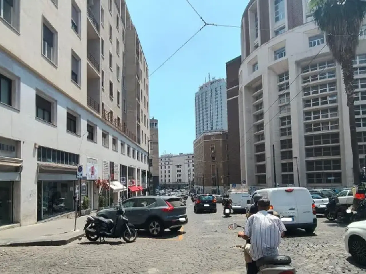 Magazzino in Via Cesare Battisti, Napoli, {3} - Foto 2