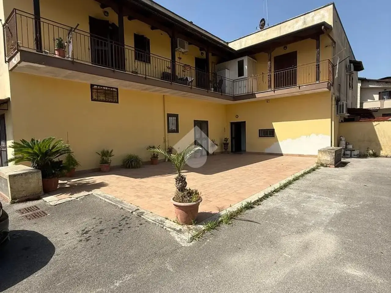 Magazzino in Via XXV Aprile 4, Melito Di Napoli, {3} - Foto 1