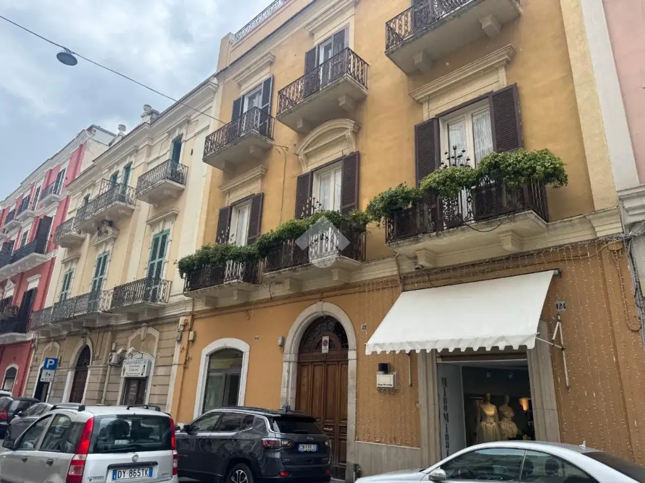 Negozio in Via Dante Alighieri 120, Bari, {3} - Foto 2