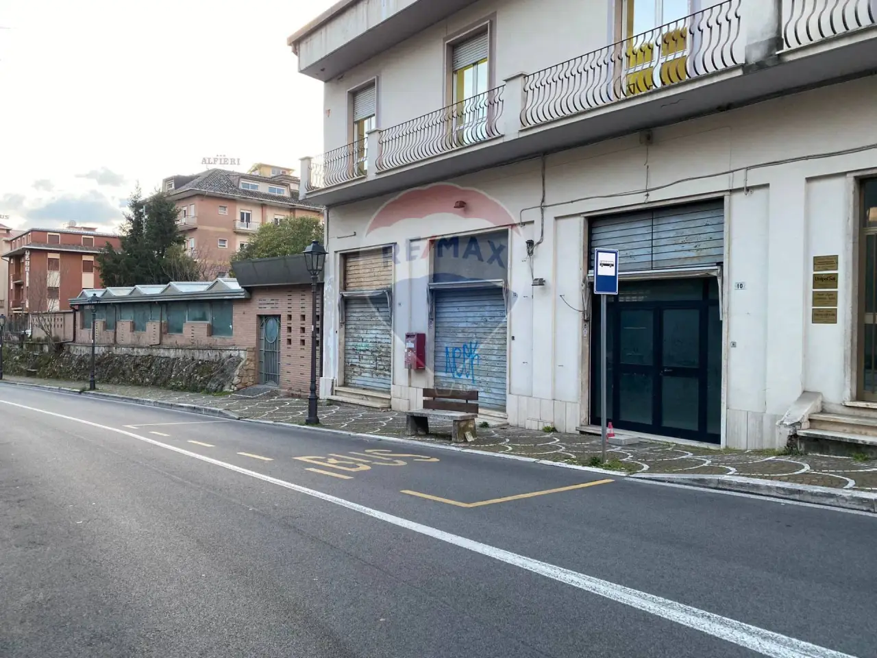 Negozio in Fonte Anticolana 8, Fiuggi, {3} - Foto 2