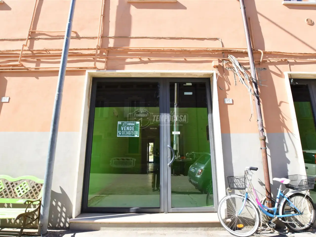 Negozio in Via Giordano Bruno 95, Porto San Giorgio, {3} - Foto 1